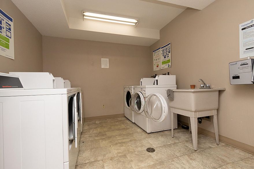 205 33 N TEMPLETON DRIVE, Vancouver BC V5L 3C9