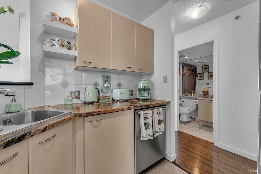 1905 1331 Alberni Street