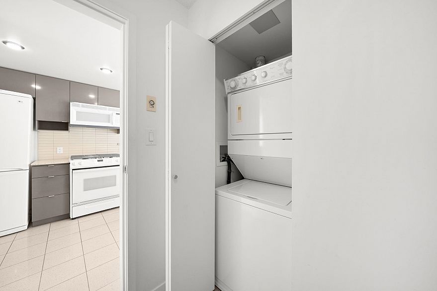 1501 939 Expo Boulevard