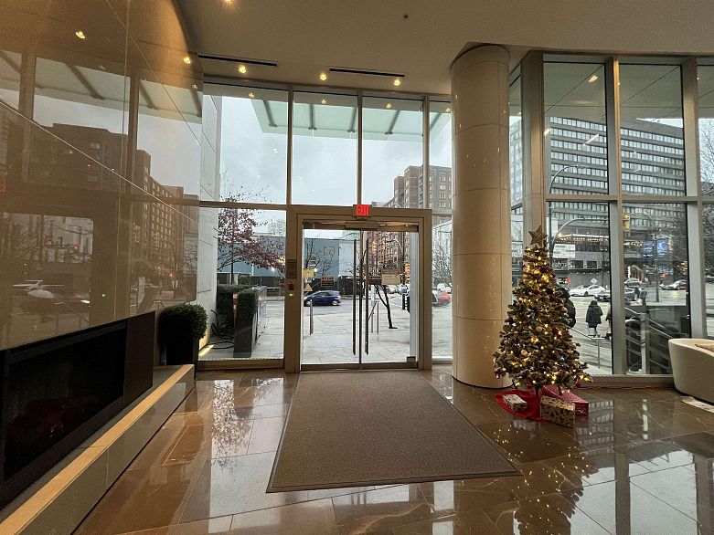 2301 161 W Georgia Street