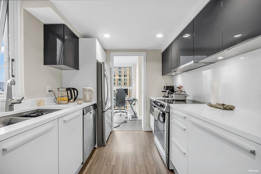 1603 1323 Homer Street