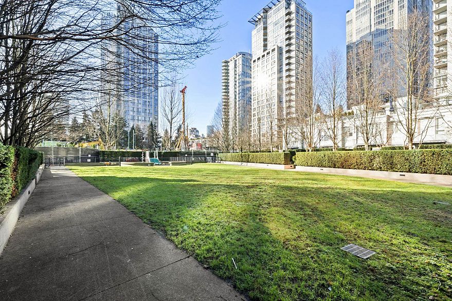 1501 939 Expo Boulevard