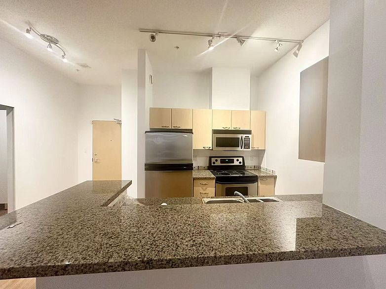 707 BROUGHTON STREET, Vancouver BC V6G 3K4