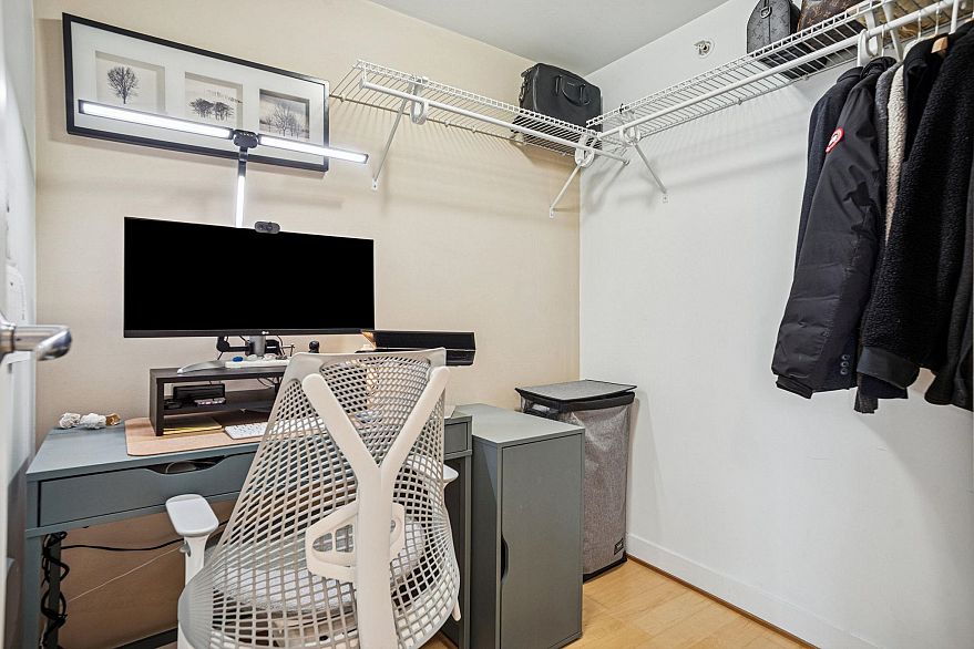 901 1030 W Broadway Street