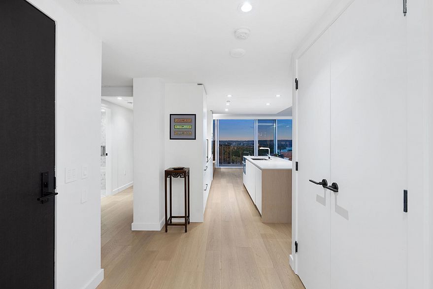 1604 1365 Davie Street