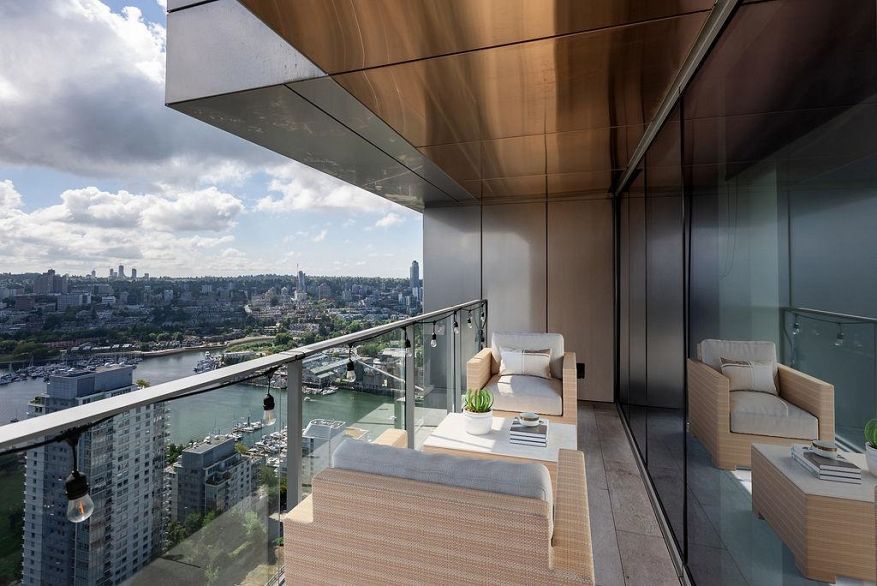 4208 1480 Howe Street