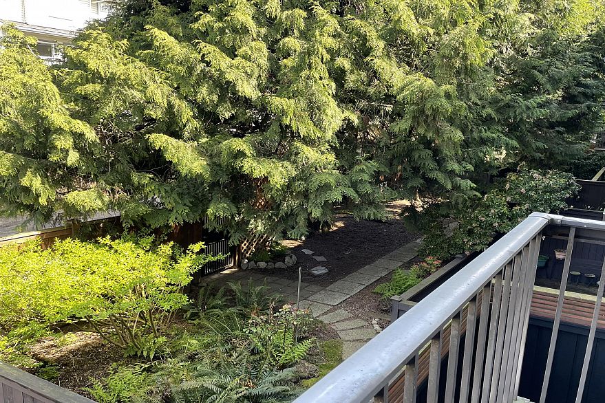 205 1515 E 5th Avenue