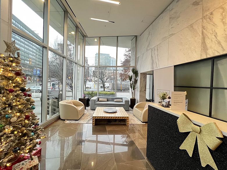 2301 161 W Georgia Street