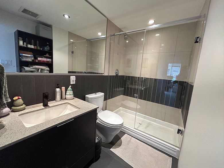 175 W 2ND AVENUE, North Vancouver BC V7M 0A5