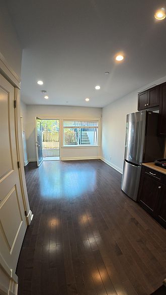 2826 W15TH AVE, Vancouver BC V6K 2Z9