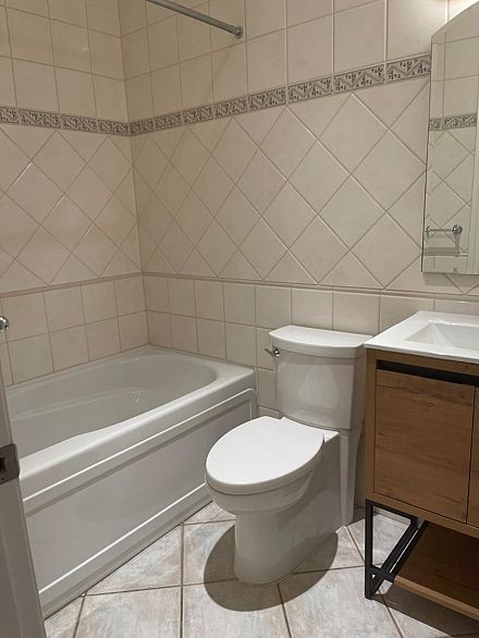 32X W 14TH AVENUE, Vancouver BC V5Y 1X4