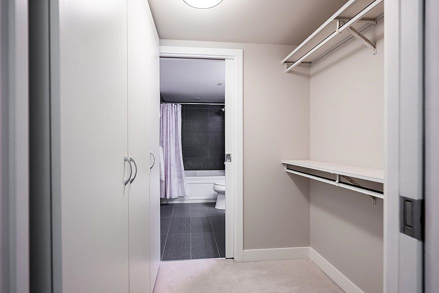 202 1323 Homer Street