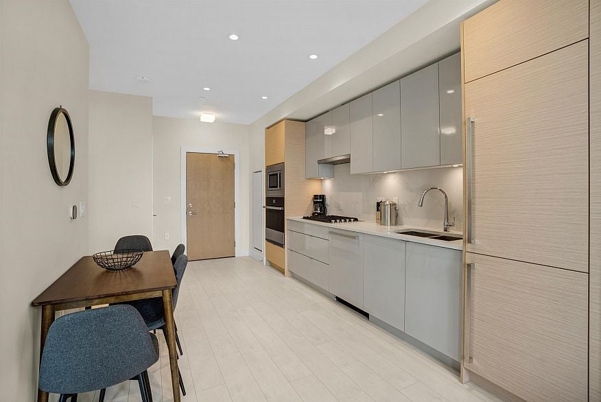 2308 3438 Sawmill Crescent