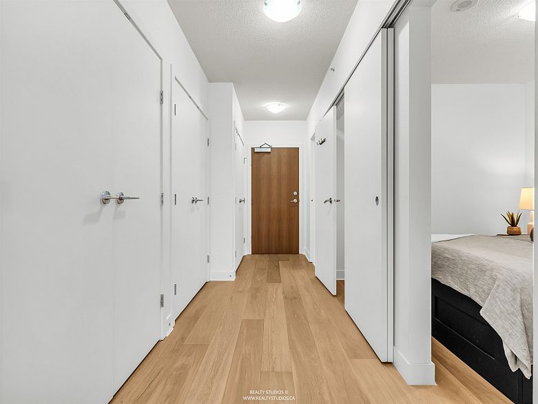 605 250 E 6th Avenue