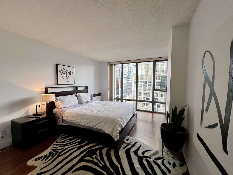 807 950 Cambie Street