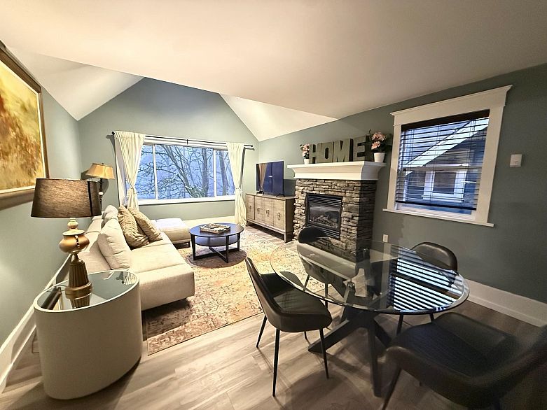 2029 COLLINGWOOD STREET, Vancouver BC V6R 3K7