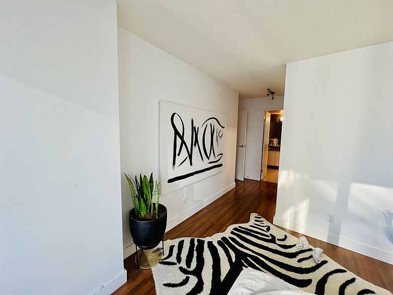 807 950 Cambie Street