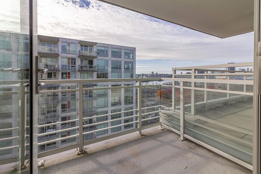 1810 188 Keefer Street