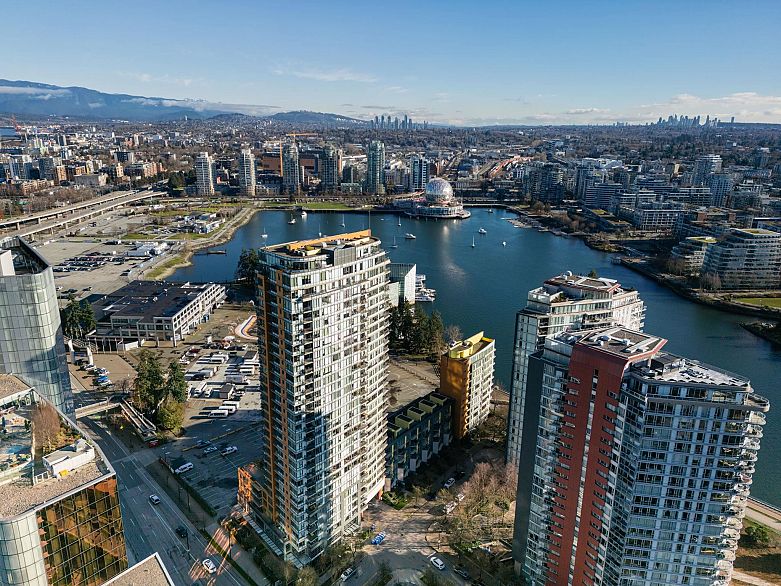 1901 33 Smithe Street