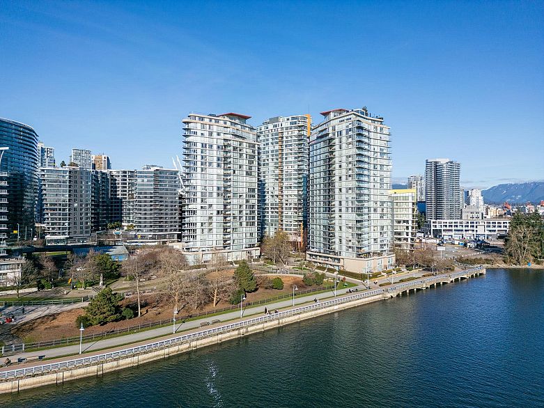 1901 33 Smithe Street