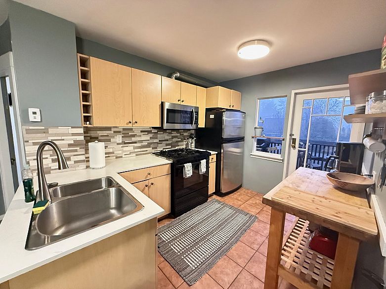 2029 COLLINGWOOD STREET, Vancouver BC V6R 3K7