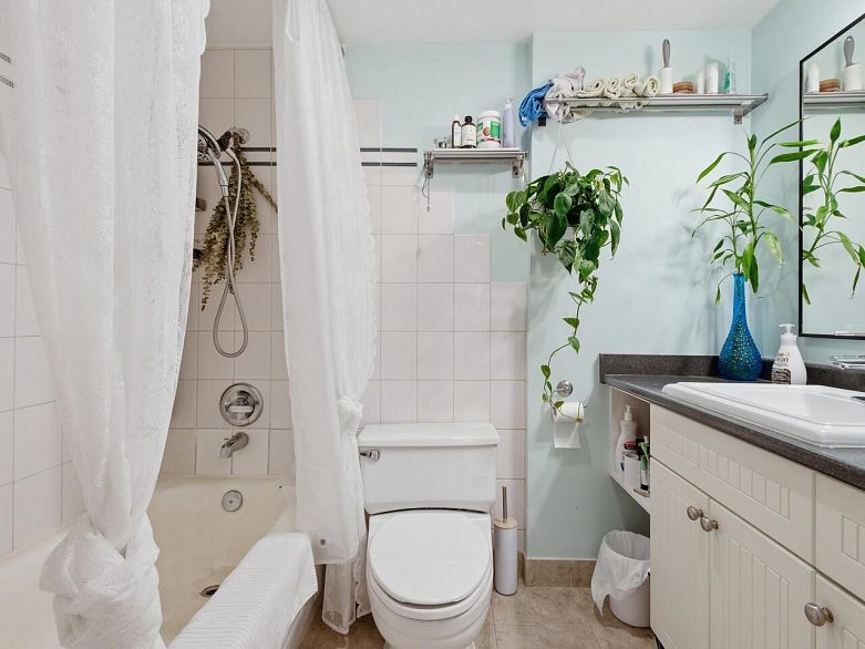 102 1655 Nelson Street