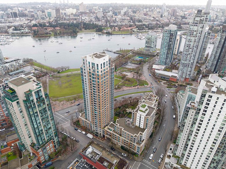 1306 388 Drake Street