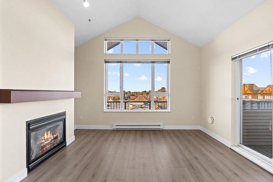 417 7089 Mont Royal Square