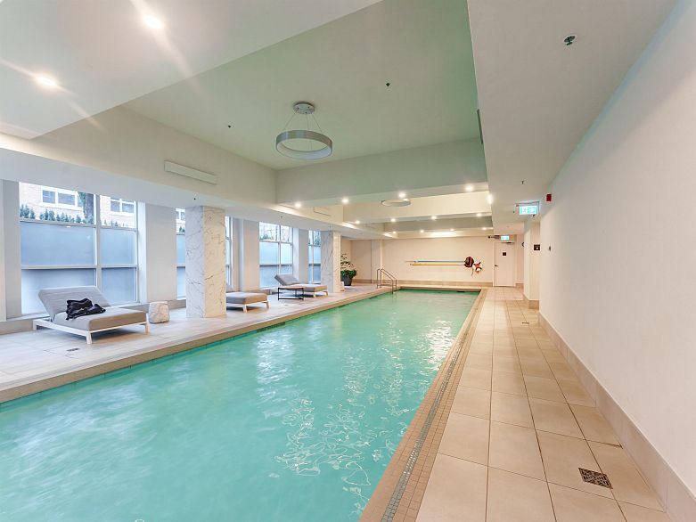 1306 388 Drake Street