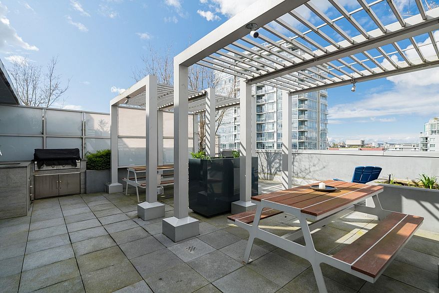 713 108 E 1st Avenue