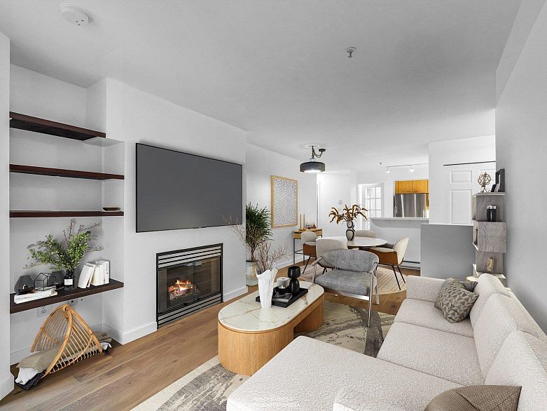 207 1990 Dunbar Street