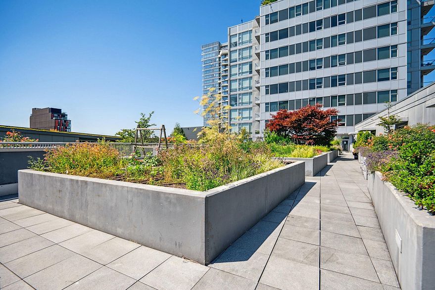 713 108 E 1st Avenue