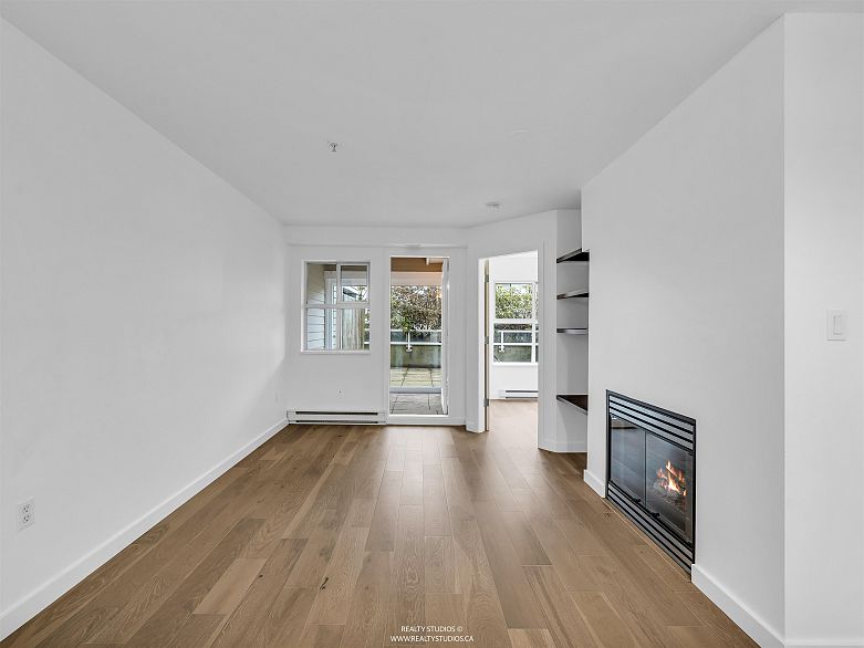 207 1990 Dunbar Street