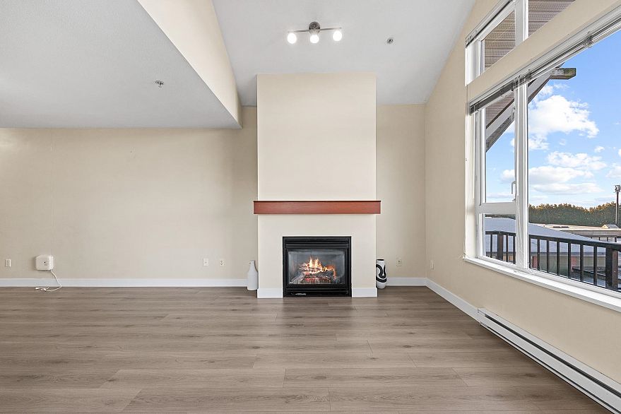 417 7089 Mont Royal Square