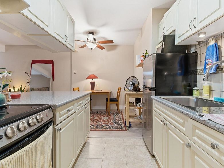 102 1655 Nelson Street