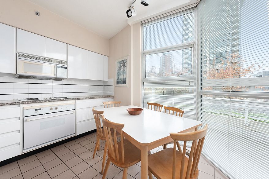 201 1788 W Georgia Street