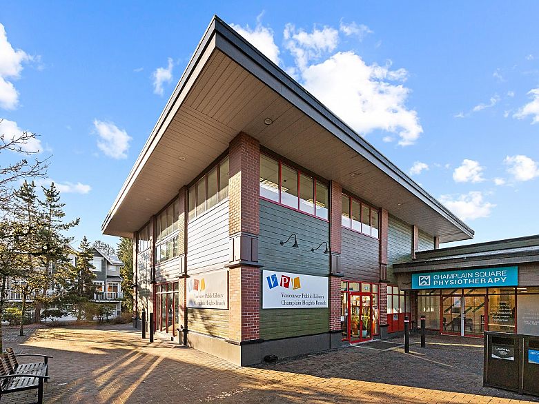 417 7089 Mont Royal Square