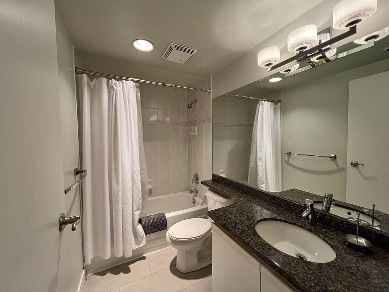 807 950 Cambie Street