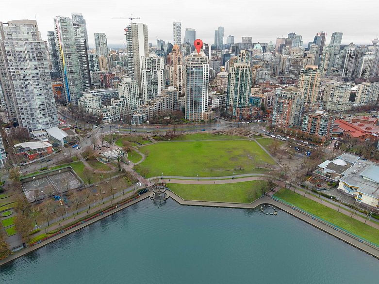 1306 388 Drake Street