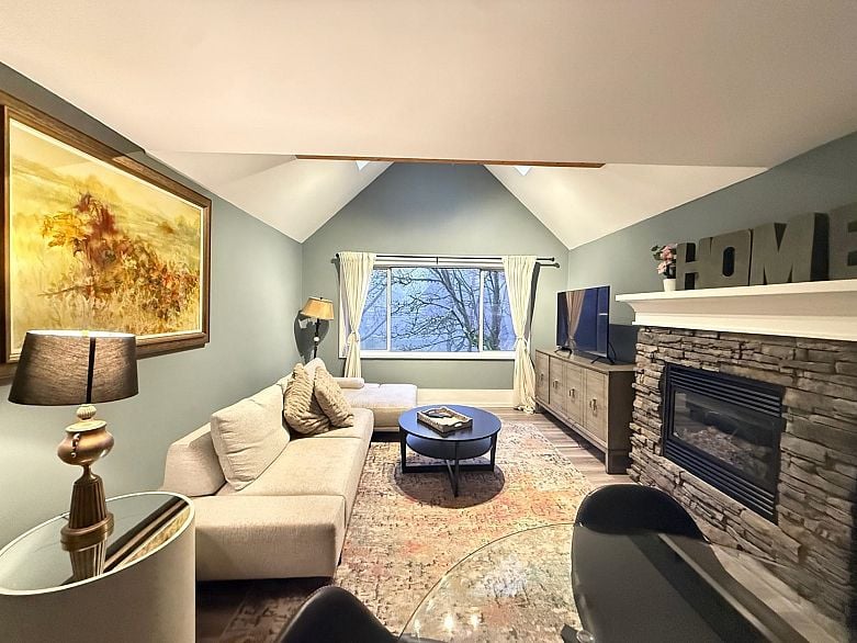 2029 COLLINGWOOD STREET, Vancouver BC V6R 3K7