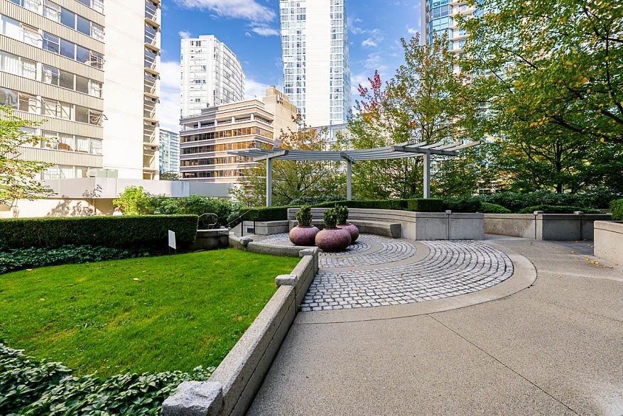 604 1420 W Georgia Street