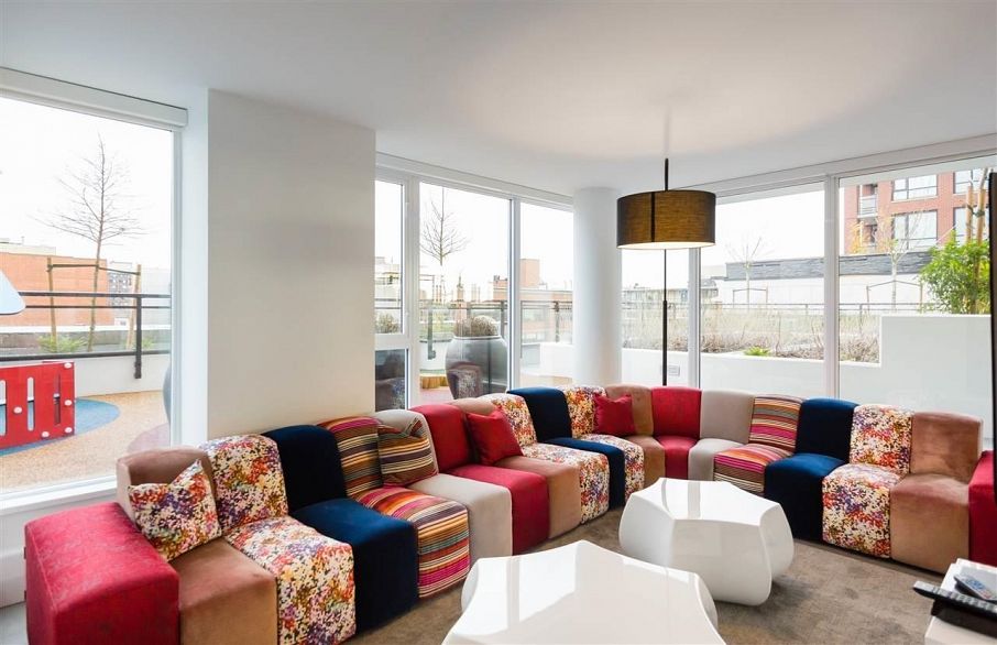 PH7 188 Keefer Street