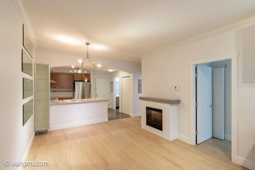 111 7478 BYRNEPARK WALK, Burnaby BC V3N 5C6