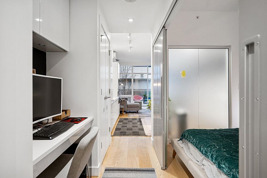 228 108 E 1st Avenue