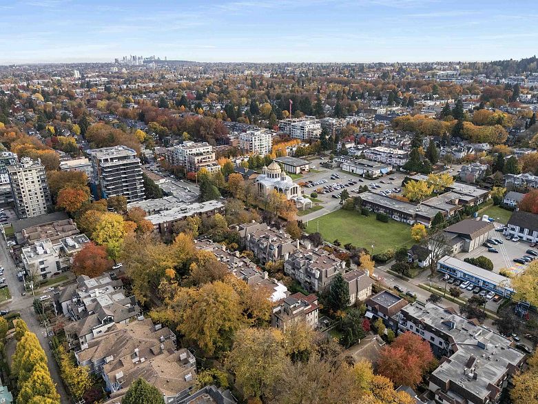 103 628 W 13th Avenue