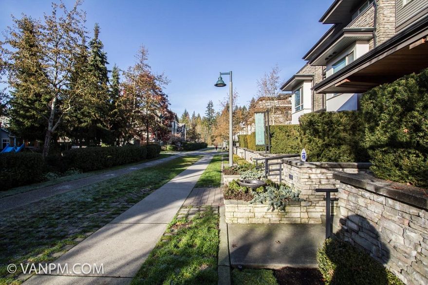 111 7478 BYRNEPARK WALK, Burnaby BC V3N 5C6