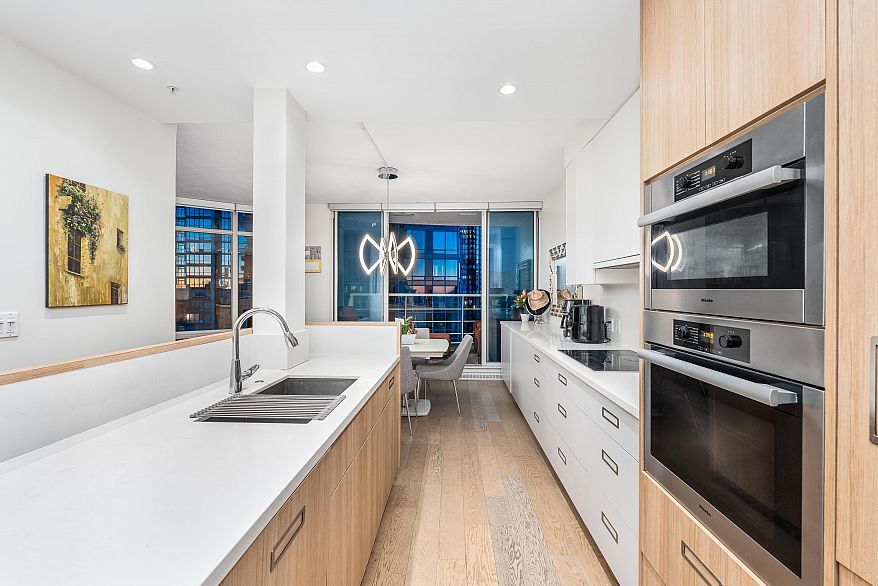 2303 1200 Alberni Street