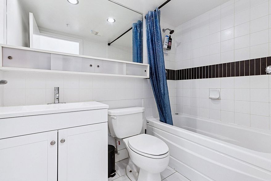 2602 939 Expo Boulevard