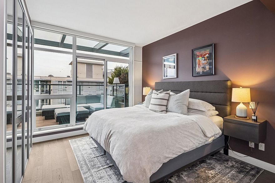 PH1606 288 W 1st Avenue