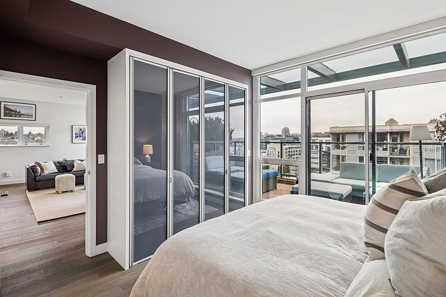 PH1606 288 W 1st Avenue